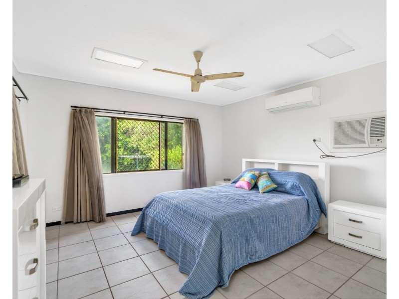 28 Luff Street, Hull Heads QLD 4854