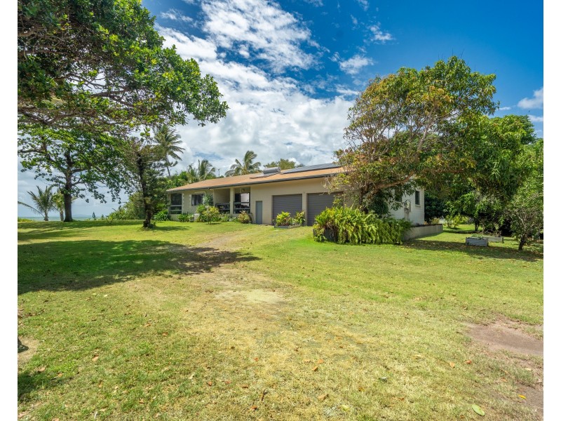 28 Luff Street, Hull Heads QLD 4854