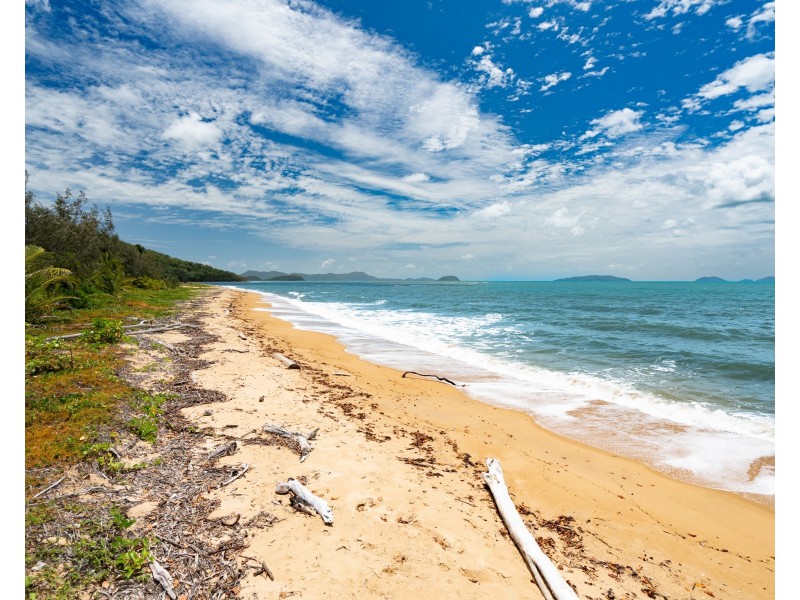 28 Luff Street, Hull Heads QLD 4854