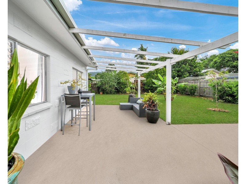 2/5 Ireland Crescent, Whitfield QLD 4870