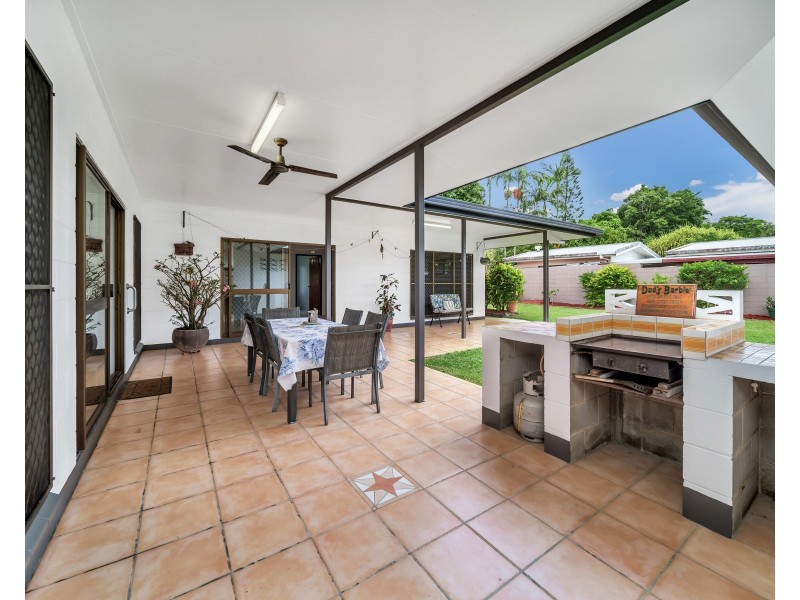 101 Upper Richardson Street, Whitfield QLD 4870