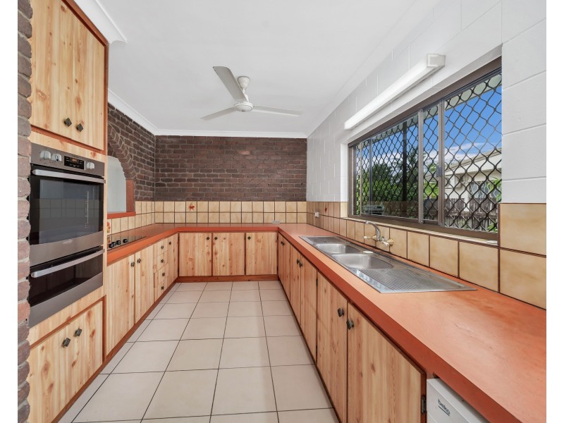 101 Upper Richardson Street, Whitfield QLD 4870