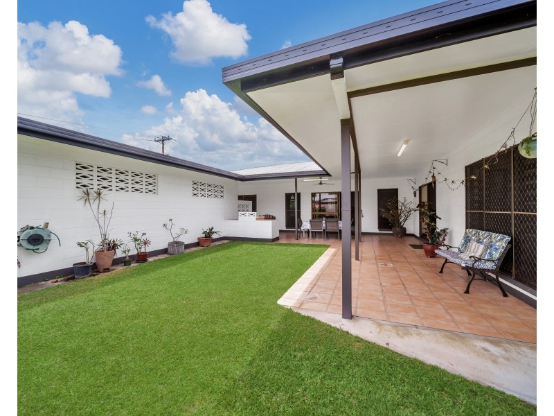 101 Upper Richardson Street, Whitfield QLD 4870