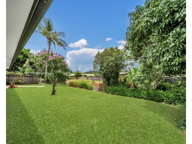 101 Upper Richardson Street, Whitfield QLD 4870