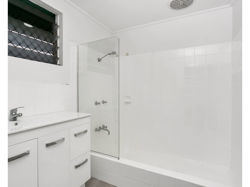 6 Alma Street, Woree QLD 4868