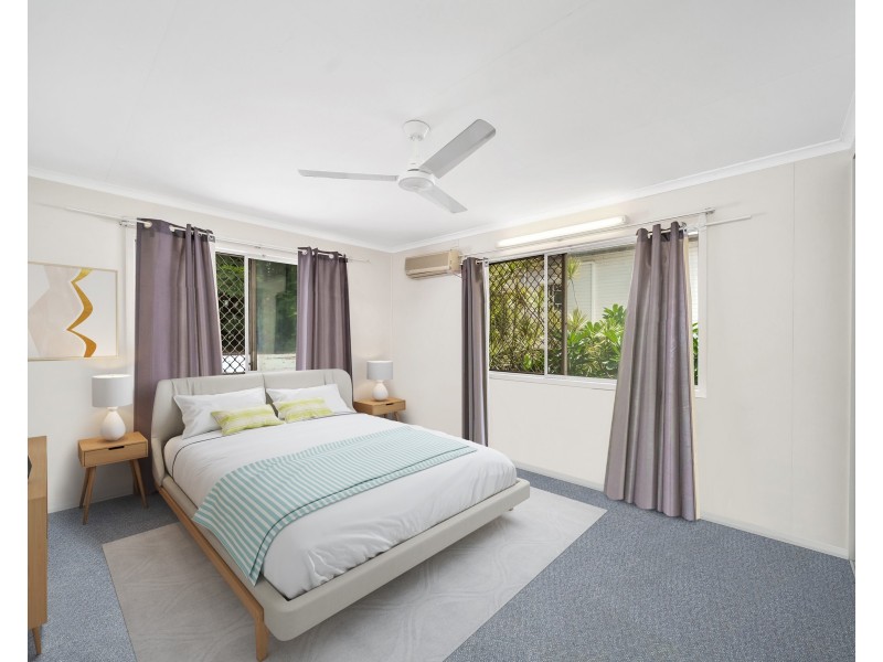 42 Hayward Street, Mooroobool QLD 4870