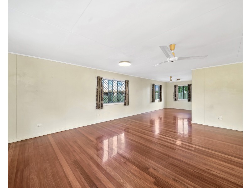86 Boland Street, Westcourt QLD 4870