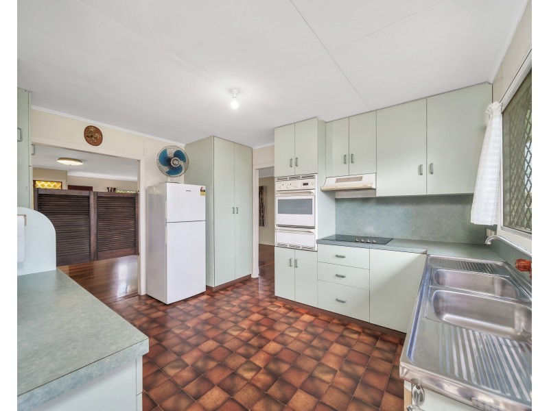 86 Boland Street, Westcourt QLD 4870