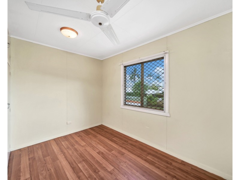 86 Boland Street, Westcourt QLD 4870