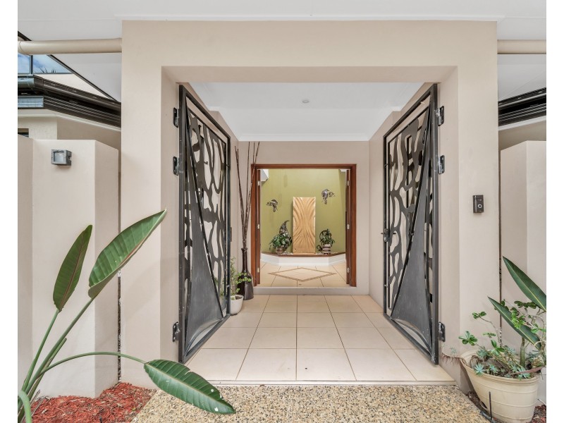 3 Caleb Court, Mooroobool QLD 4870