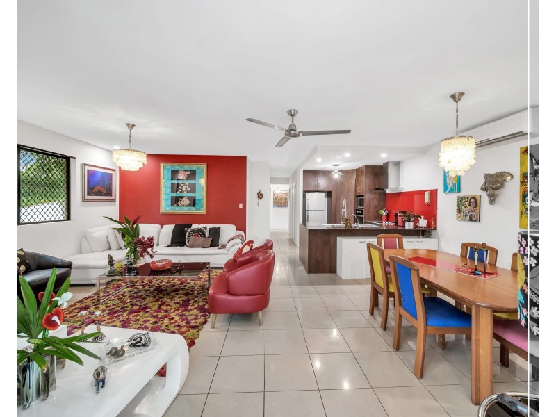 21/351 Lake Street, Cairns North QLD 4870