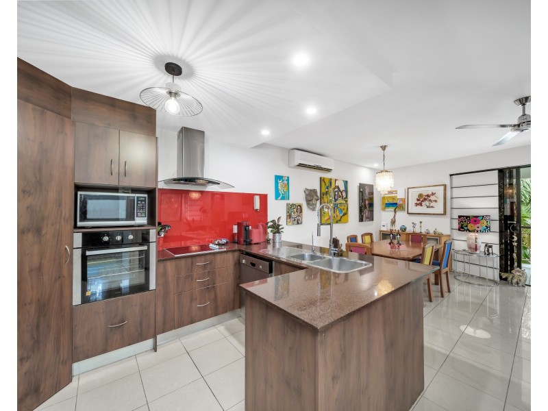 21/351 Lake Street, Cairns North QLD 4870