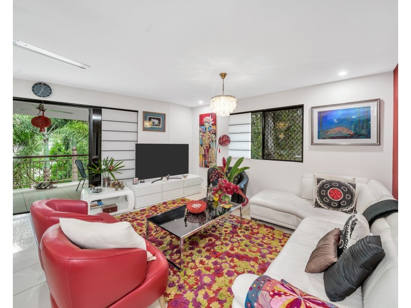21/351 Lake Street, Cairns North QLD 4870
