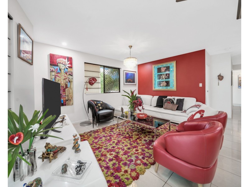 21/351 Lake Street, Cairns North QLD 4870