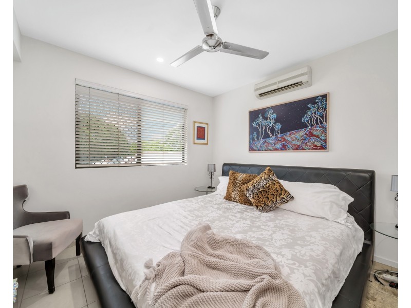 21/351 Lake Street, Cairns North QLD 4870