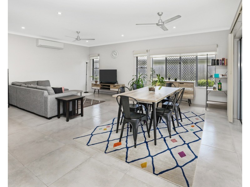 96 Springbrook Avenue, Redlynch QLD 4870