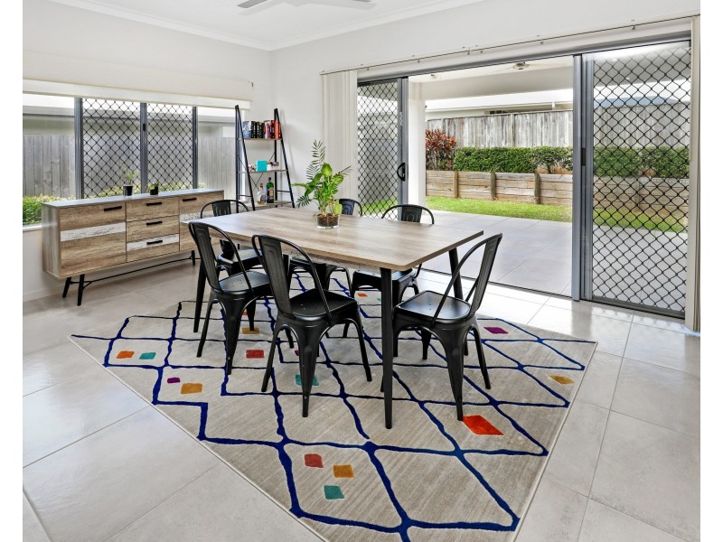 96 Springbrook Avenue, Redlynch QLD 4870