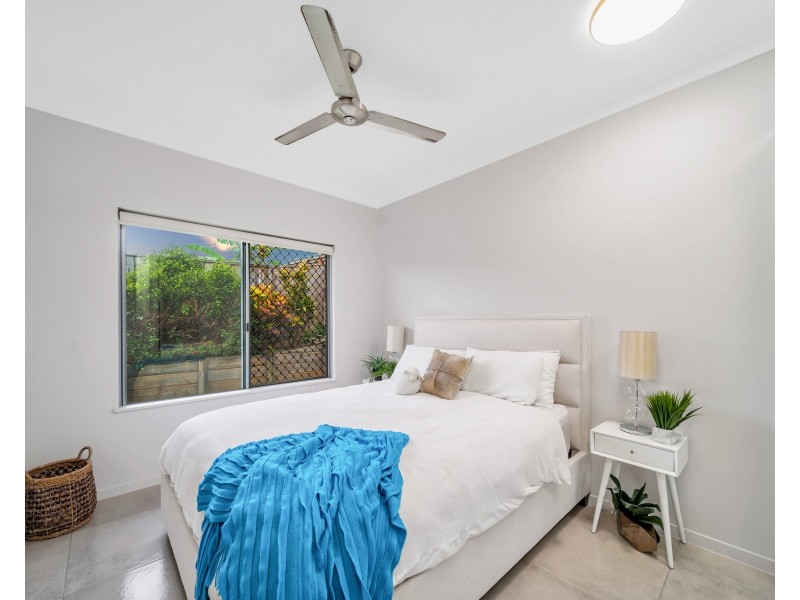 96 Springbrook Avenue, Redlynch QLD 4870