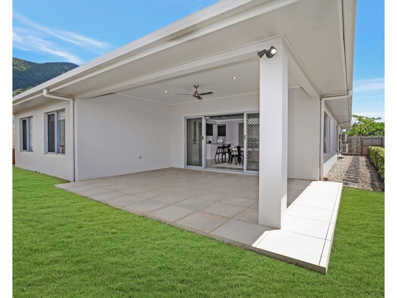 96 Springbrook Avenue, Redlynch QLD 4870