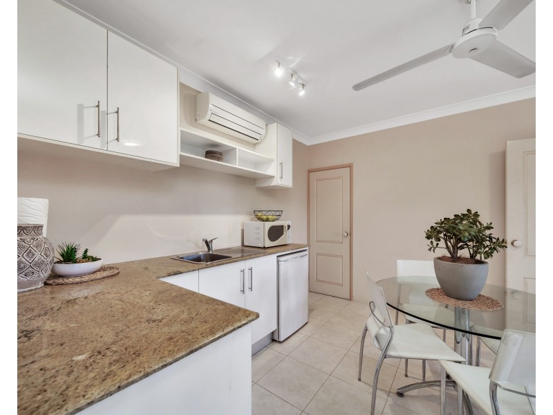 23 Minerva Avenue, Mooroobool QLD 4870