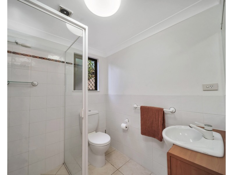 23 Minerva Avenue, Mooroobool QLD 4870