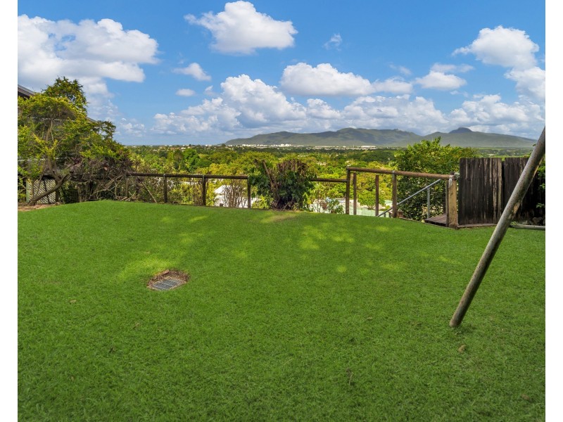 23 Minerva Avenue, Mooroobool QLD 4870