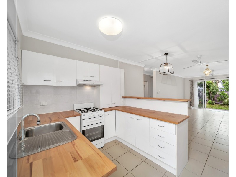 2/8 Springfield Crescent, Manoora QLD 4870