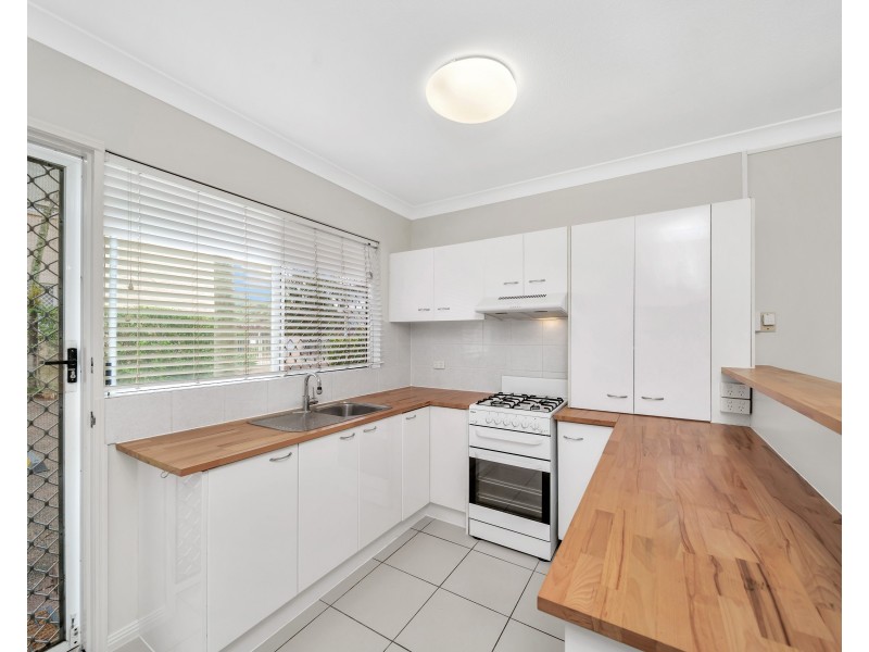 2/8 Springfield Crescent, Manoora QLD 4870