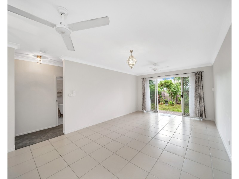 2/8 Springfield Crescent, Manoora QLD 4870