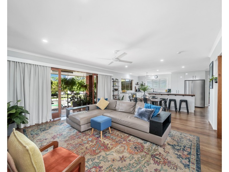 612 Bruce Highway, Woree QLD 4868