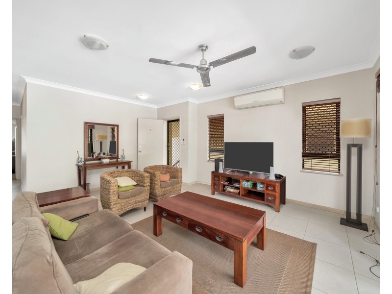 16/1-15 Robson Street, Mooroobool QLD 4870