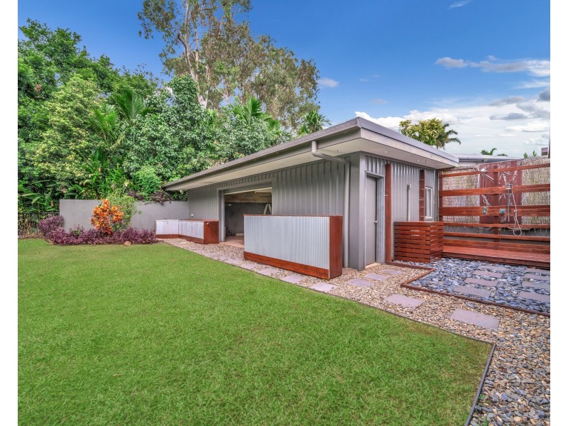 77 McFarlane Drive, Kanimbla QLD 4870