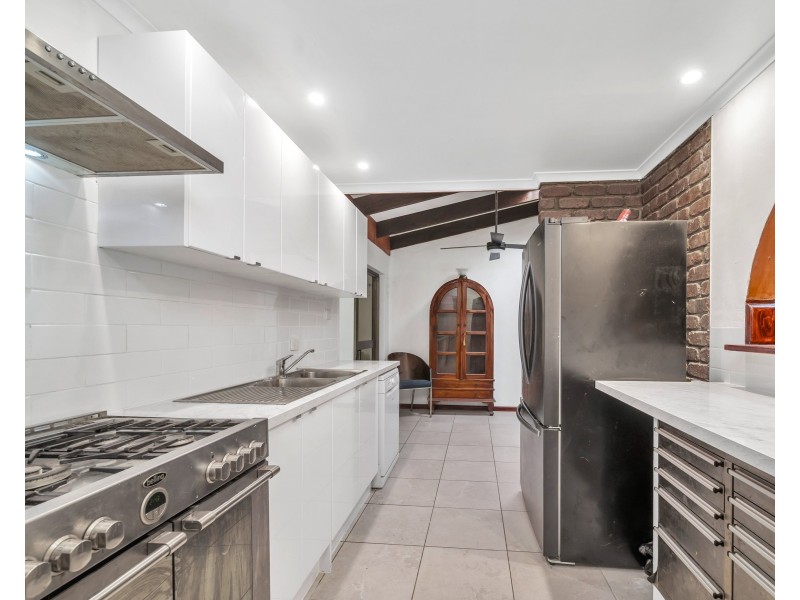 28 Pepperina Street, Mooroobool QLD 4870