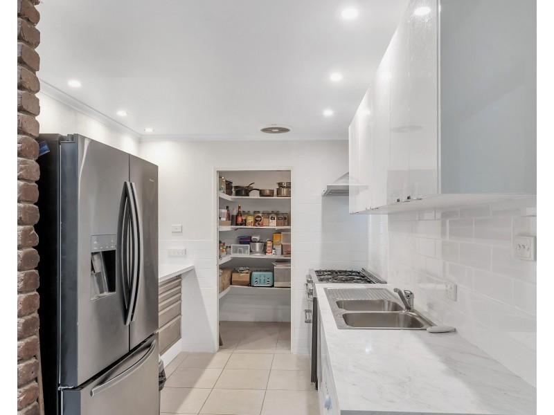 28 Pepperina Street, Mooroobool QLD 4870