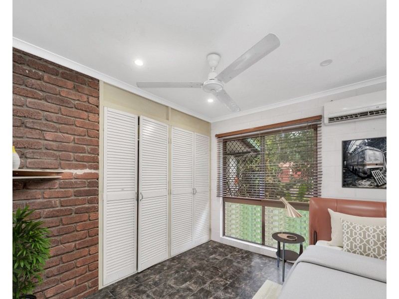 28 Pepperina Street, Mooroobool QLD 4870