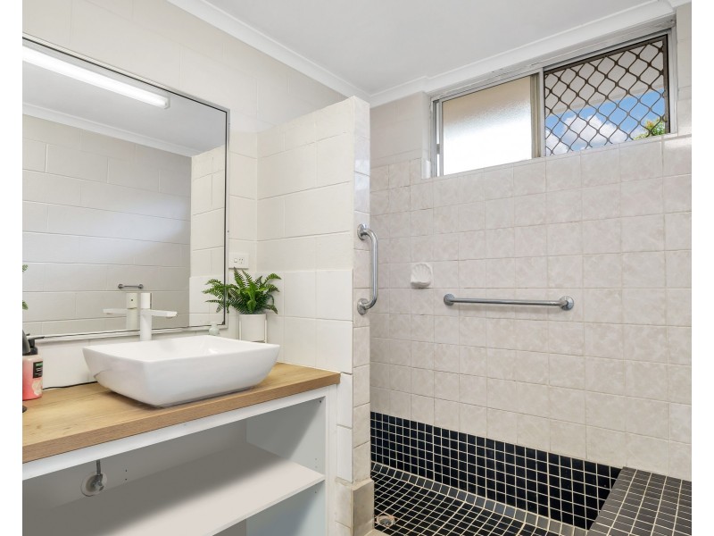 6 Nunga Close, Manunda QLD 4870