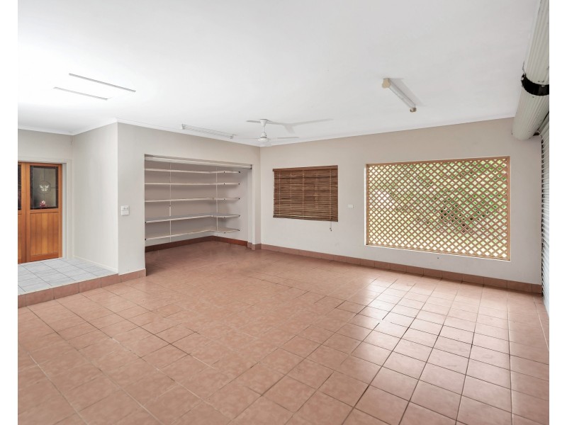 4 Harper Close, Manunda QLD 4870