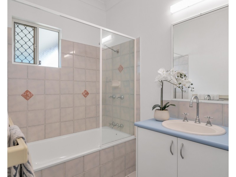 3 Opaline Close, Brinsmead QLD 4870