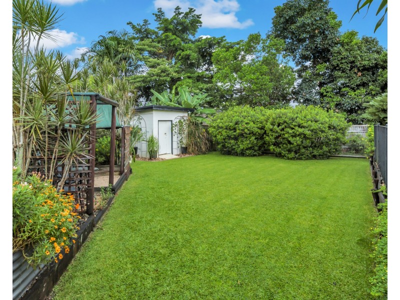 4 Toni Close, Bayview Heights QLD 4868