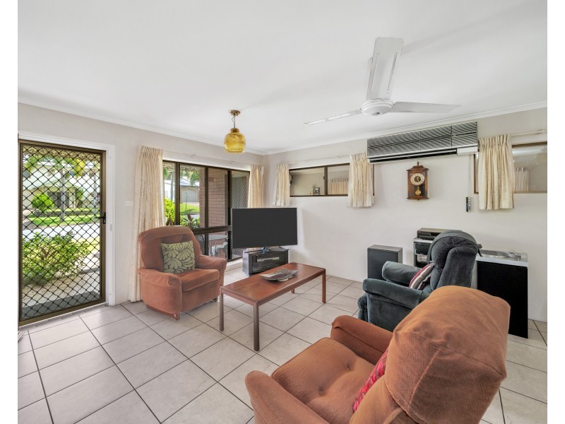 26 Hadrian Avenue, Mooroobool QLD 4870