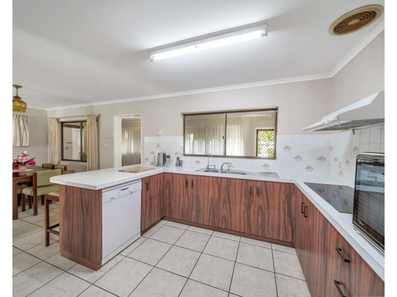 26 Hadrian Avenue, Mooroobool QLD 4870