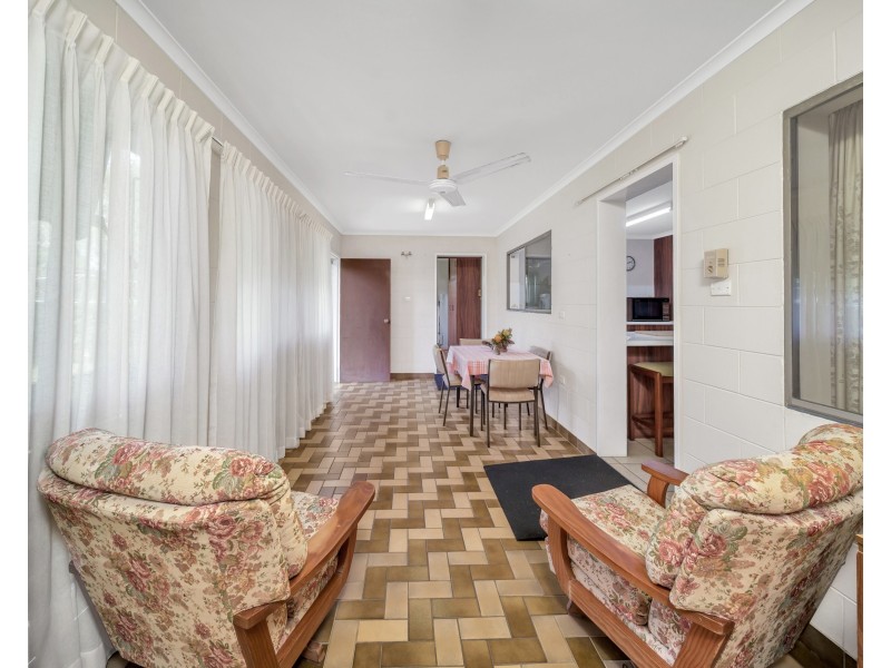 26 Hadrian Avenue, Mooroobool QLD 4870