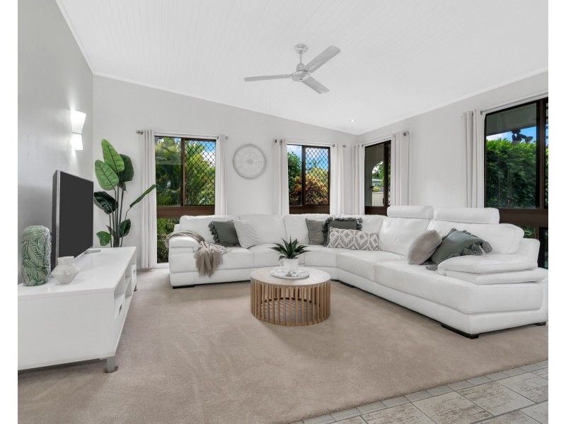 11 Pomona Avenue, Mooroobool QLD 4870