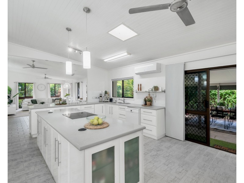 11 Pomona Avenue, Mooroobool QLD 4870