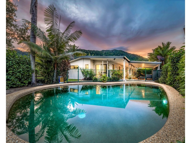 11 Pomona Avenue, Mooroobool QLD 4870