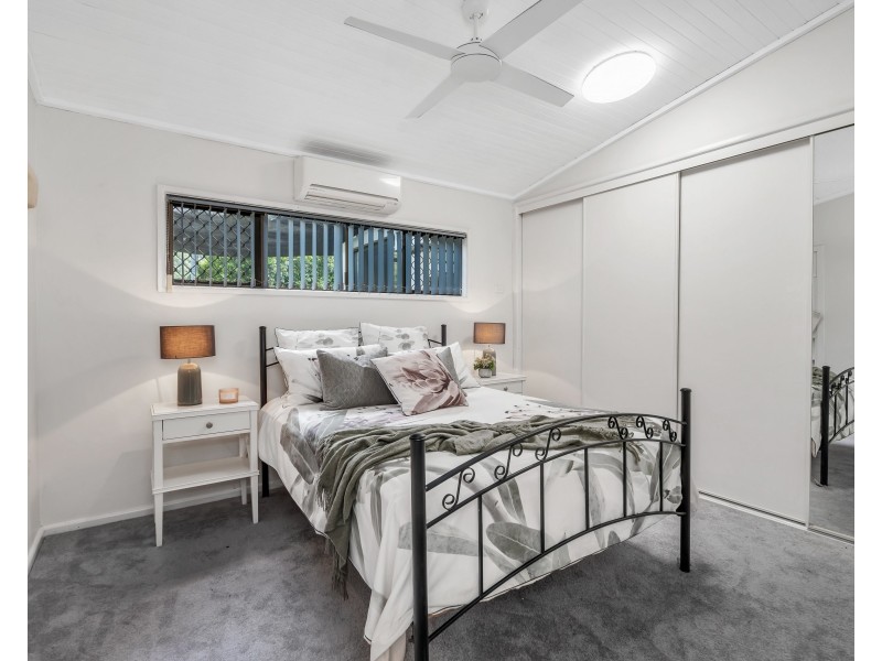 11 Pomona Avenue, Mooroobool QLD 4870