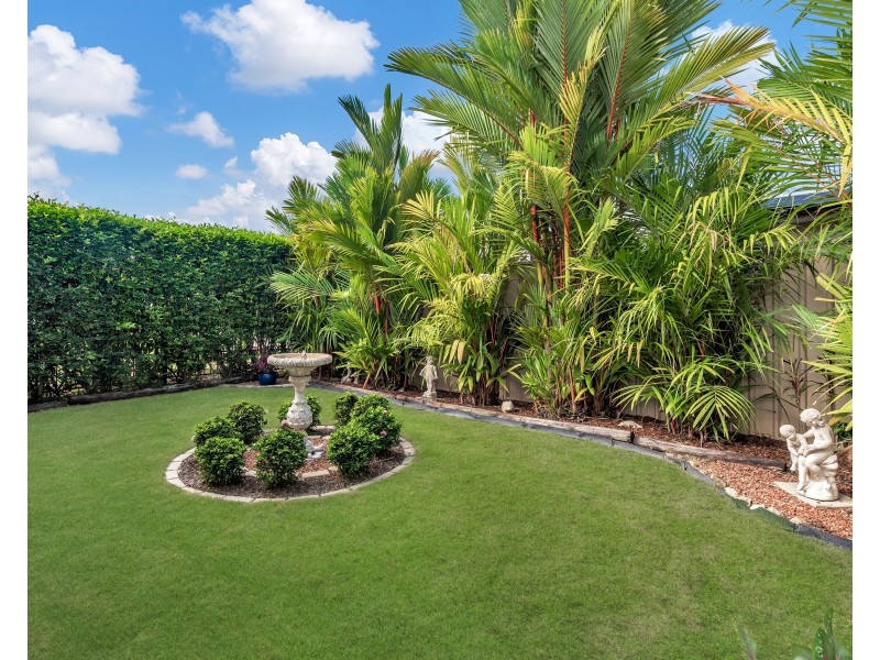 11 Pomona Avenue, Mooroobool QLD 4870