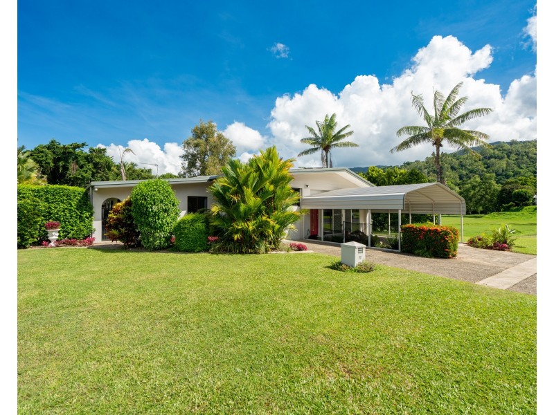 11 Pomona Avenue, Mooroobool QLD 4870