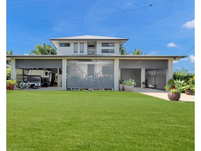 18 Luff Street, Hull Heads QLD 4854