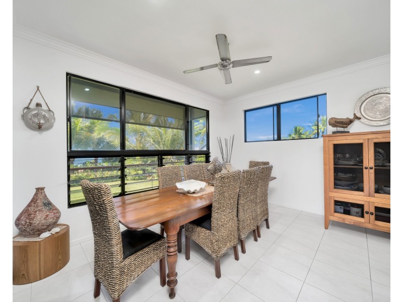 18 Luff Street, Hull Heads QLD 4854